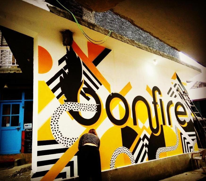 Bonfire Hostels Ришикеш Экстерьер фото