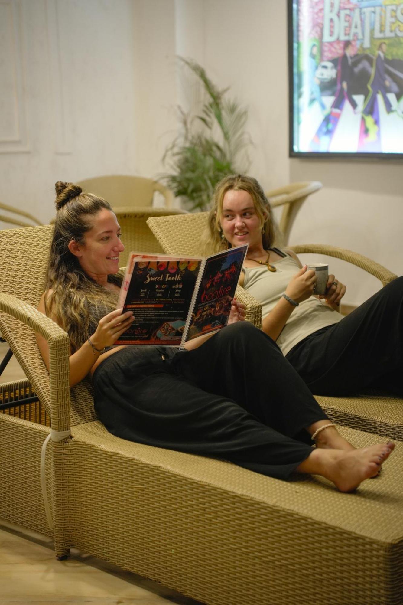 Bonfire Hostels Ришикеш Экстерьер фото