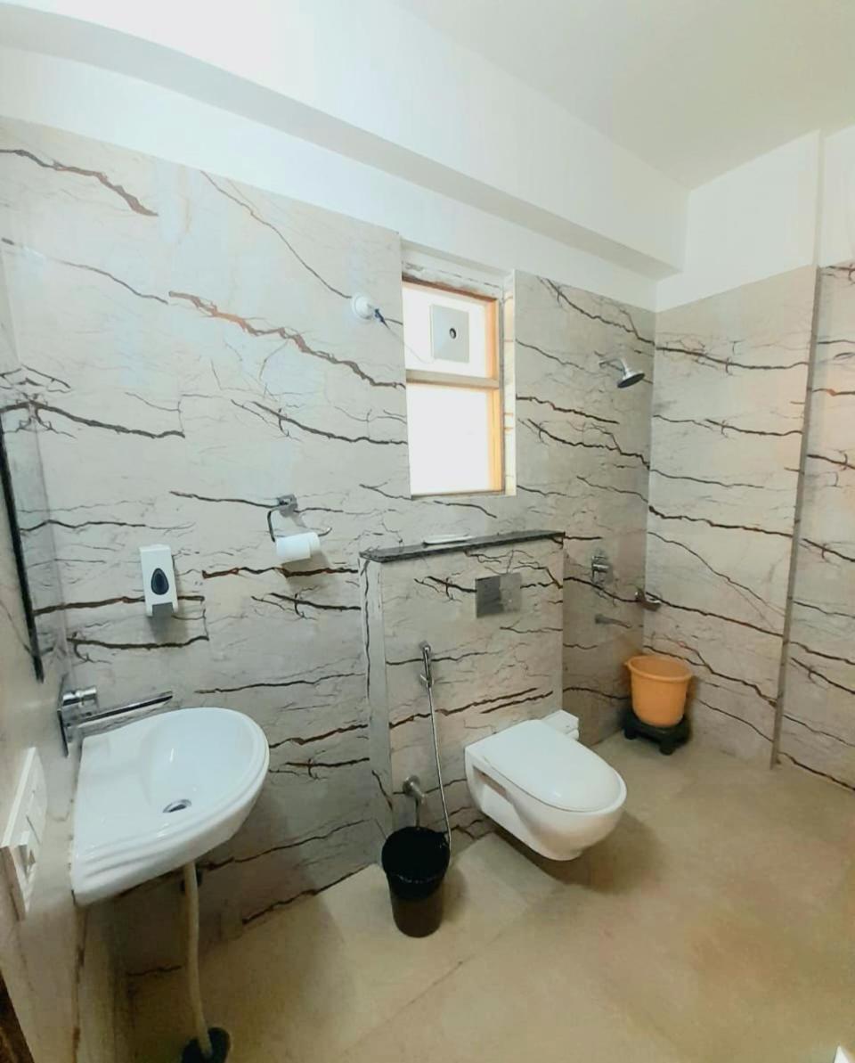 Bonfire Hostels Ришикеш Экстерьер фото