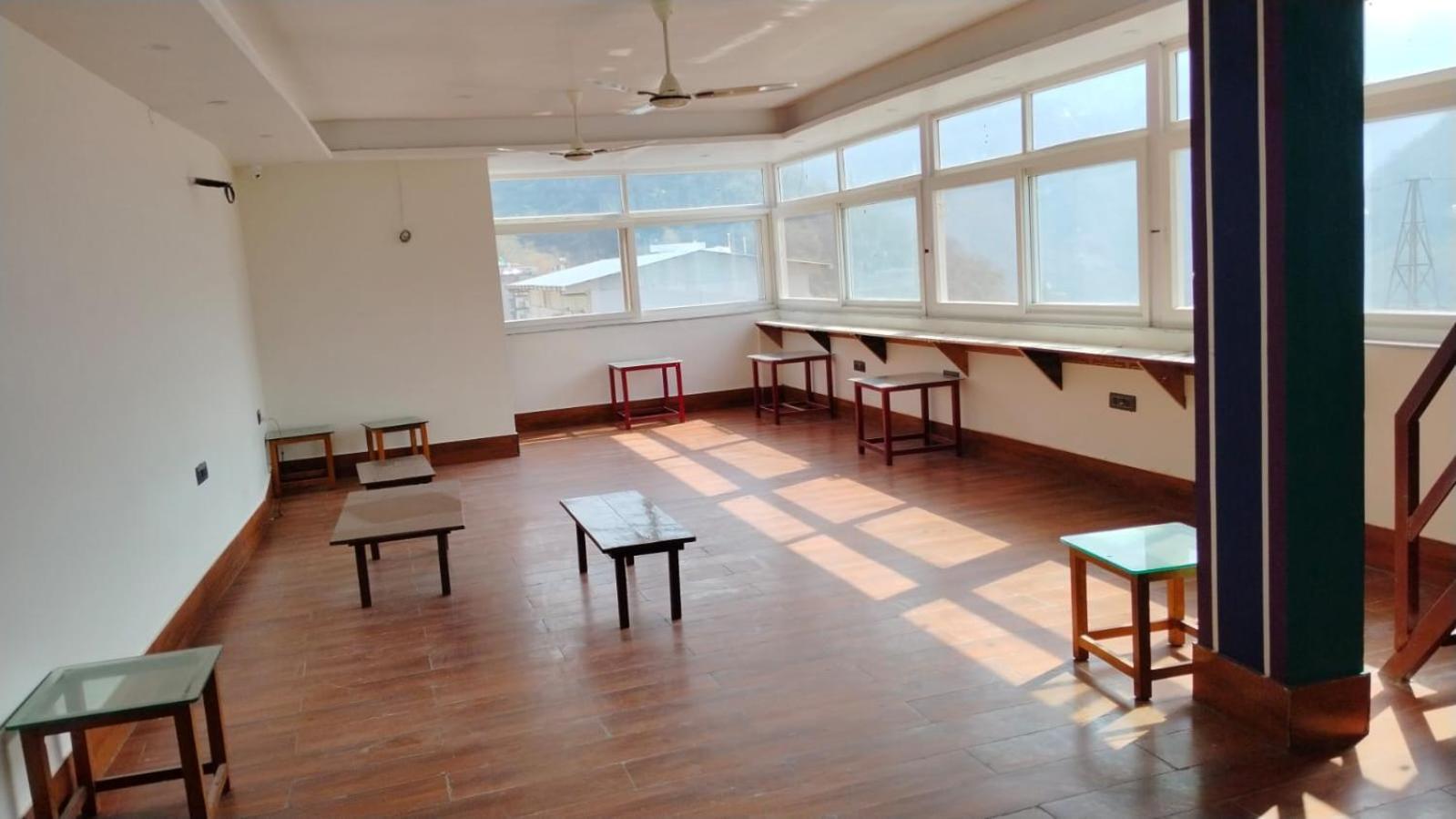 Bonfire Hostels Ришикеш Экстерьер фото