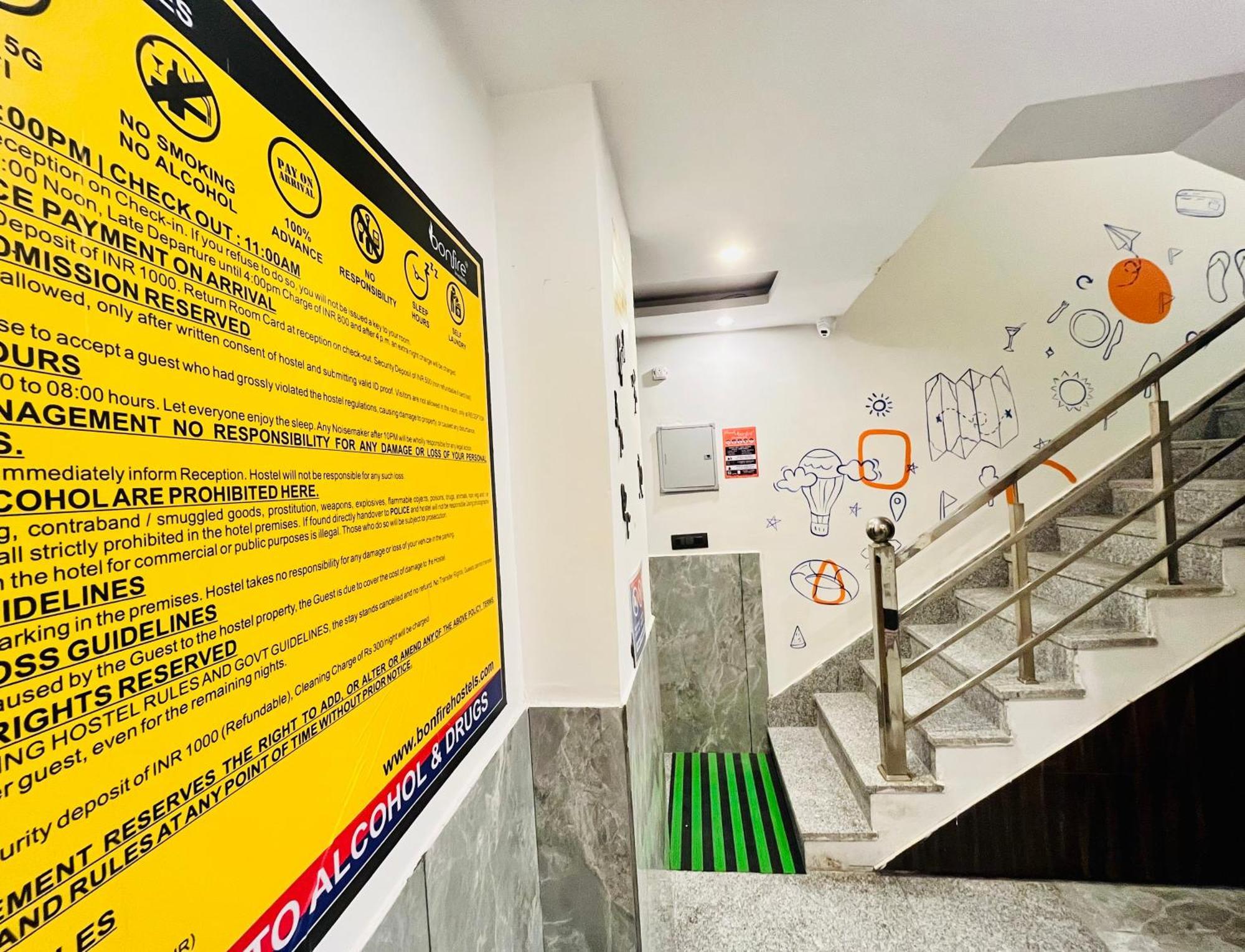 Bonfire Hostels Ришикеш Экстерьер фото