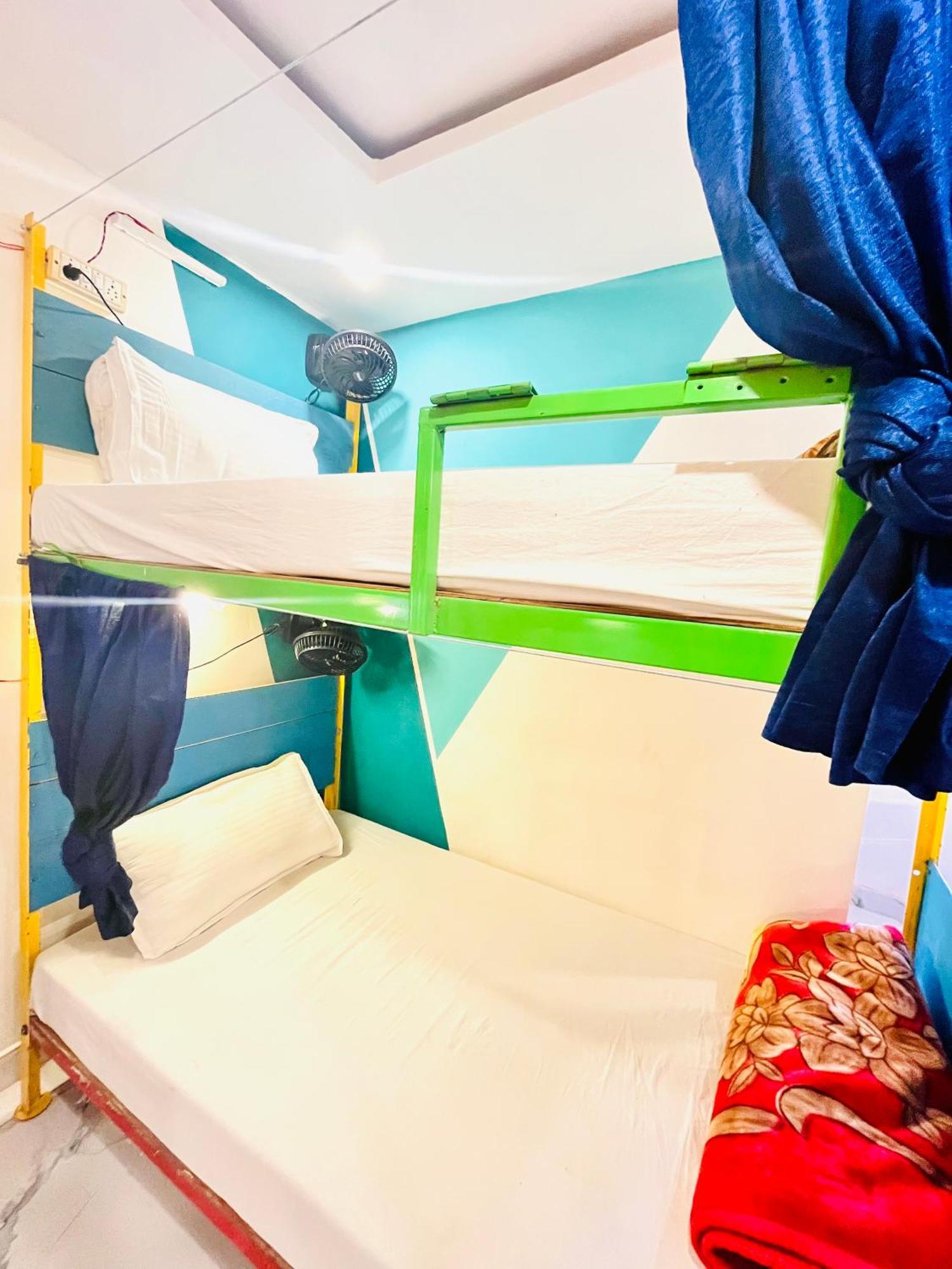 Bonfire Hostels Ришикеш Экстерьер фото